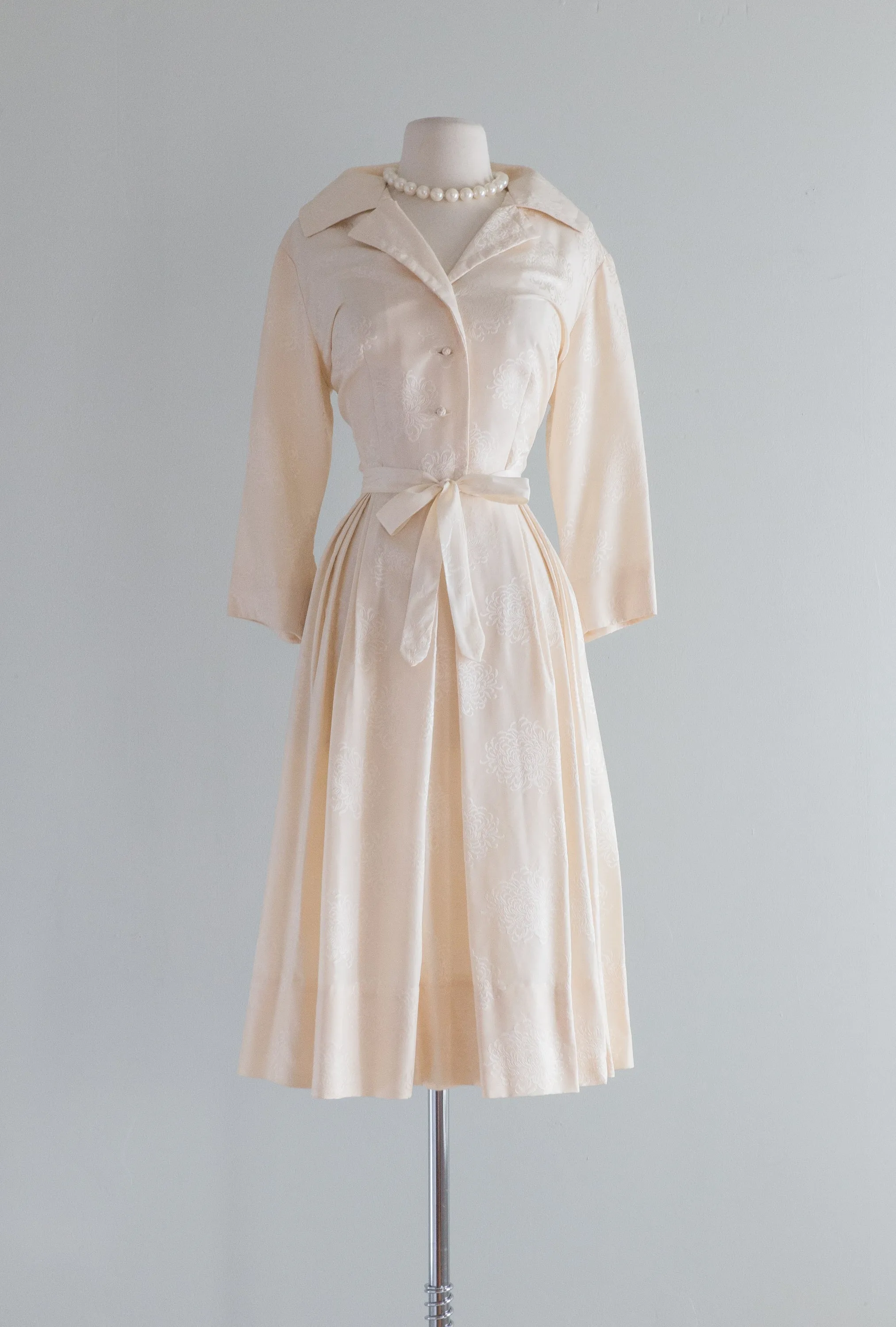 Beautiful 1950's Ivory Silk Shirtwaist Pleated Dress / ML